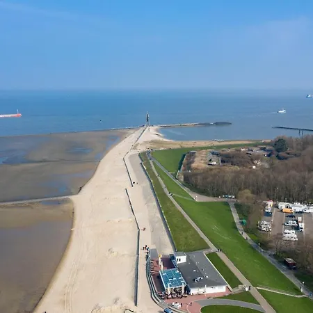 Trafalgar 145 アパート